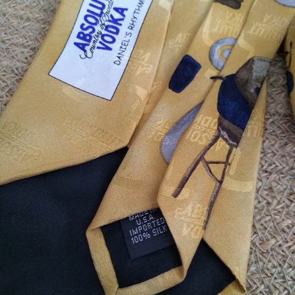 NWOT- Absolut Vodka 100% Silk Made in USA Tie 👔 - Picture 5 of 6